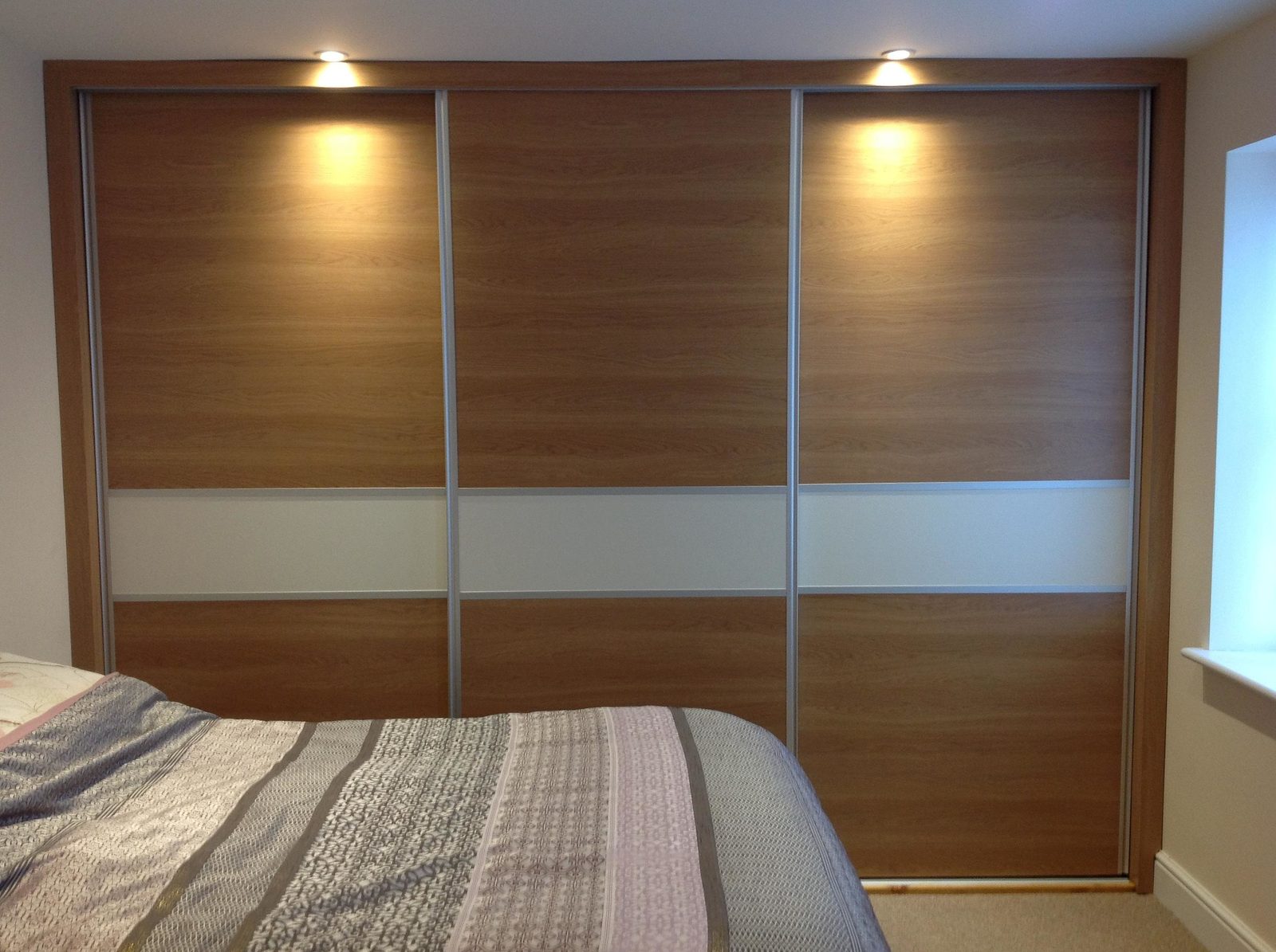 Sliding wardrobe doors Hertfordshire - Fitted sliding wardrobe installation for bedroom storage